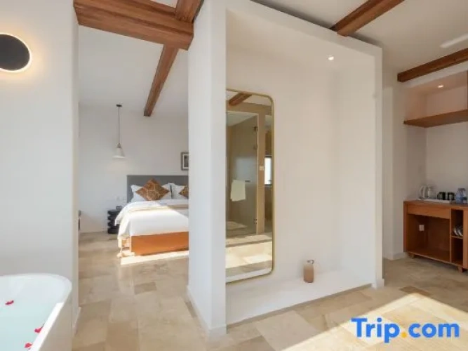 2 Bedrooms Premium Family room