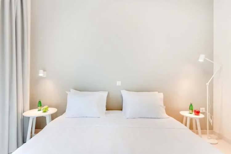 Astra Beach Studio 1