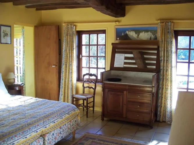 Standard Twin room with garden view