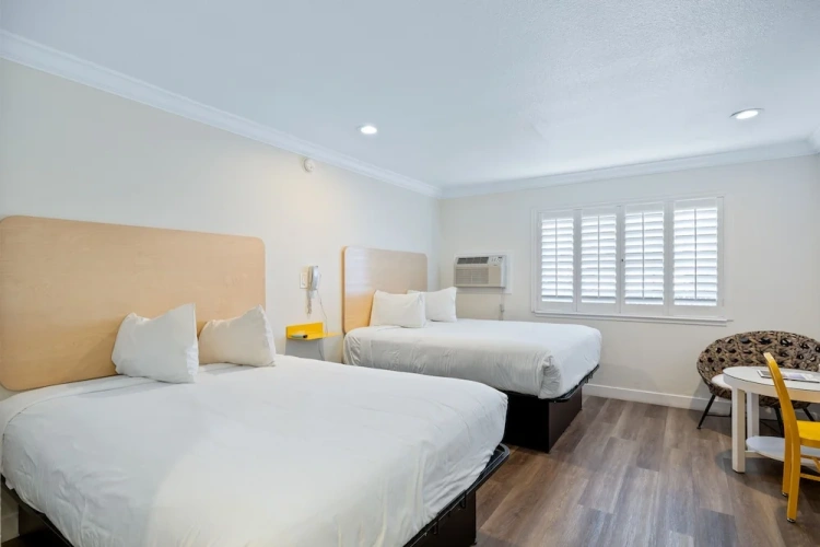 Classic Quadruple room