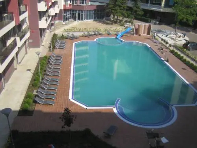 Admiral Plaza
