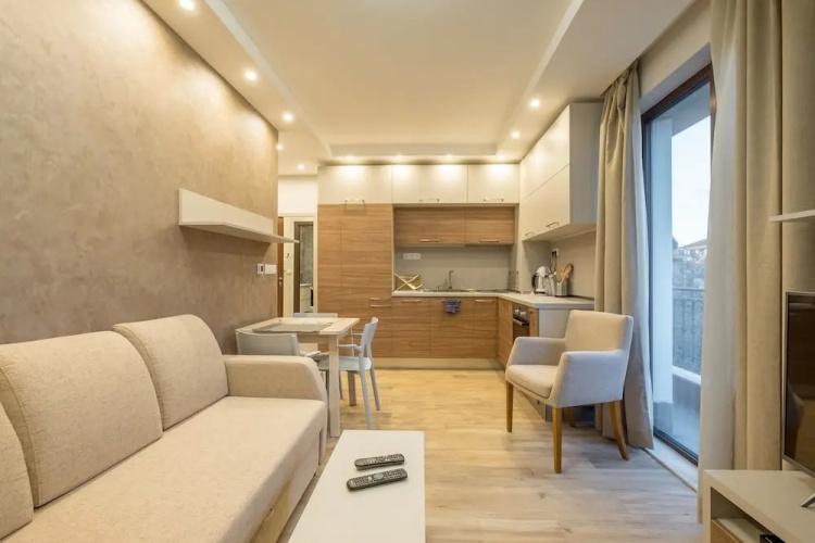 FM Deluxe 1-BDR Apartment - M&M