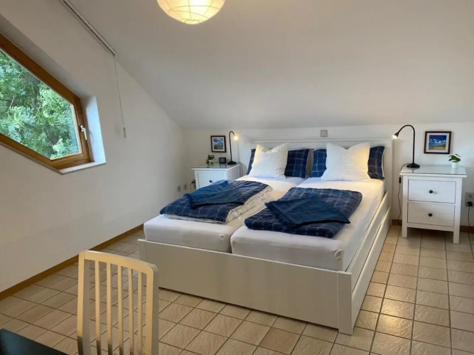 Lovely Central Located- Train, Restaurants & Spa