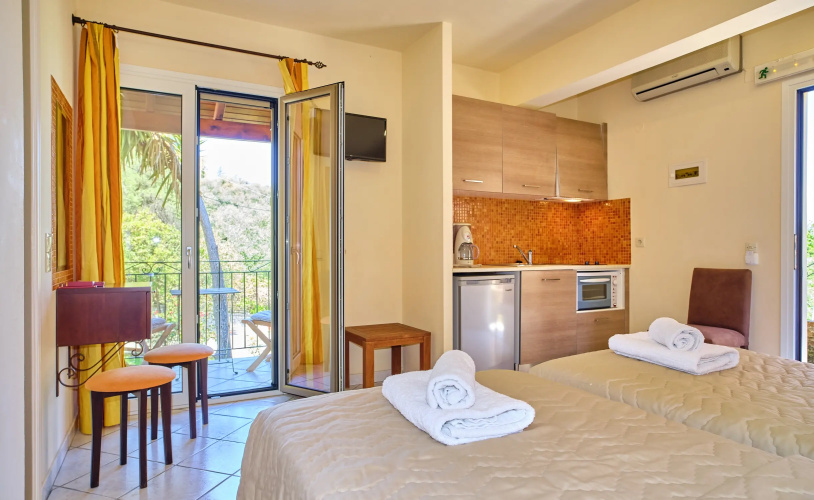 Chrismos Luxury Suites & Studios