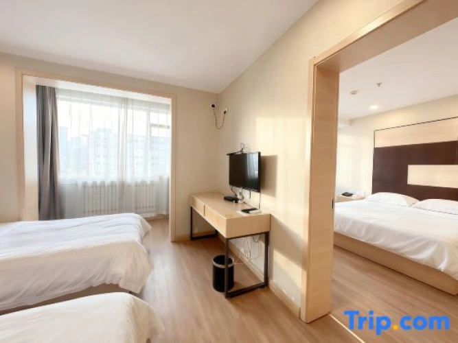 Deluxe Family Suite