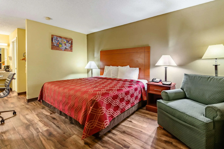Econo Lodge Athens I-65