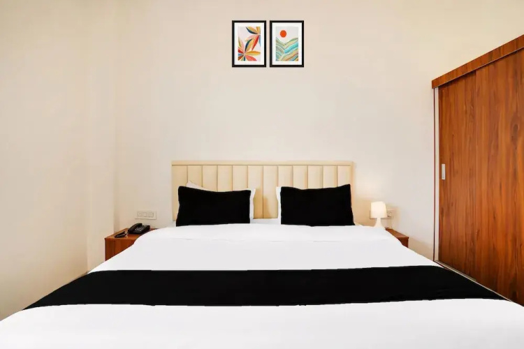 RG Suites Silkboard