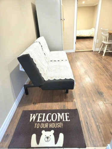 Cozy spacious Apt In Laval, Greater Montreal