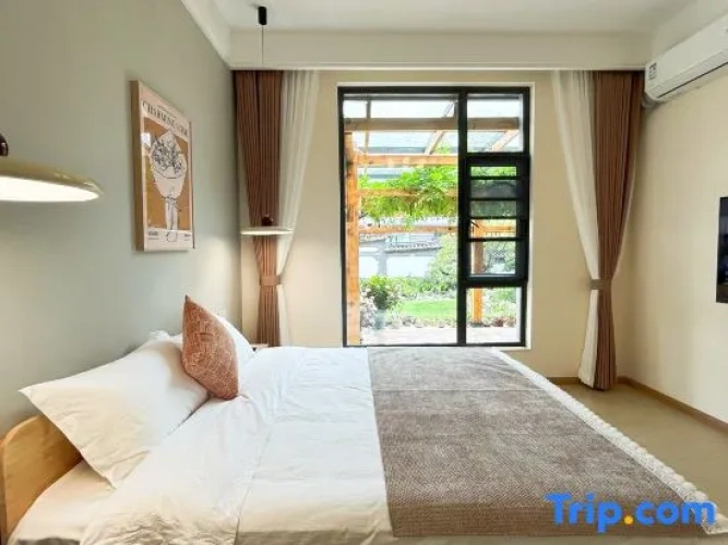 Standard Double room with garden view