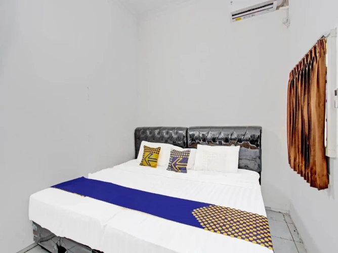 Economy Triple room