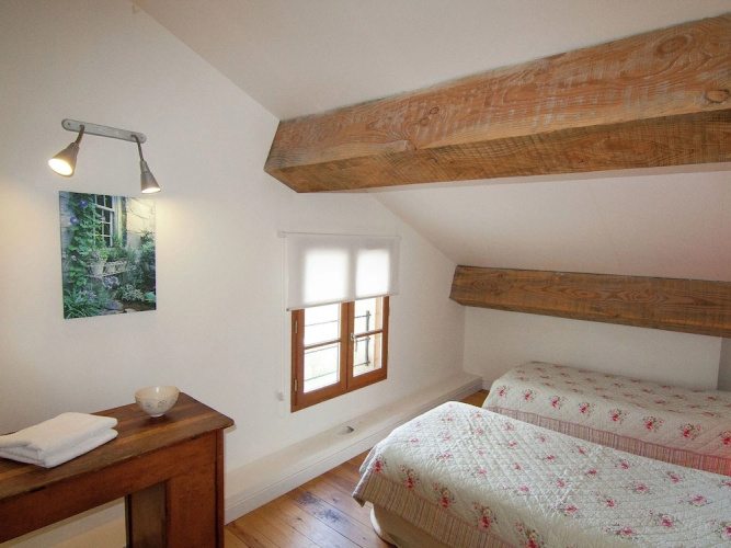 Gorgeous Holiday Home in Roussines With Terrace