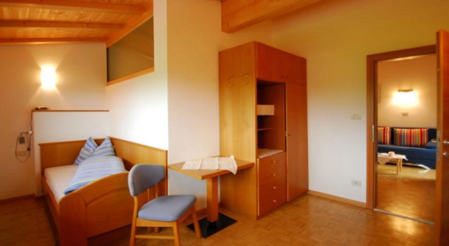 Residence Zirmer Wohnung Erde