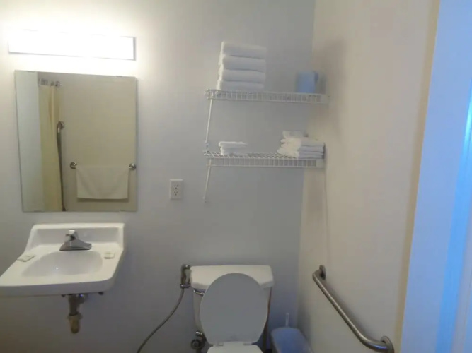 Riverview Suites Apartments