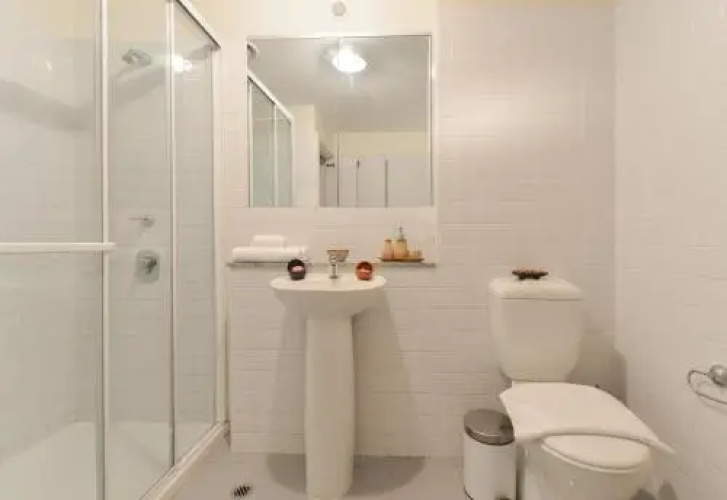 250e Apartments