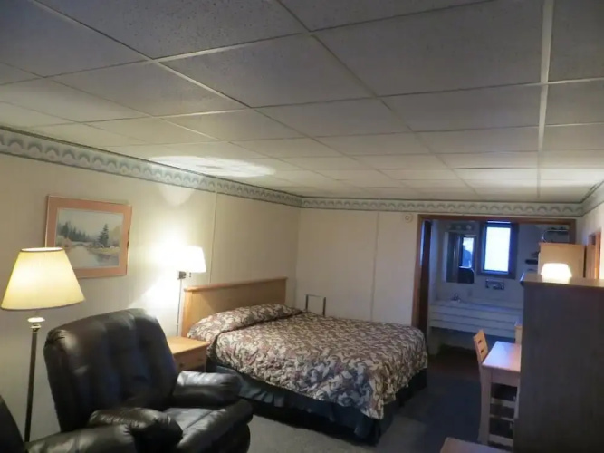 Mid Town Western Inn