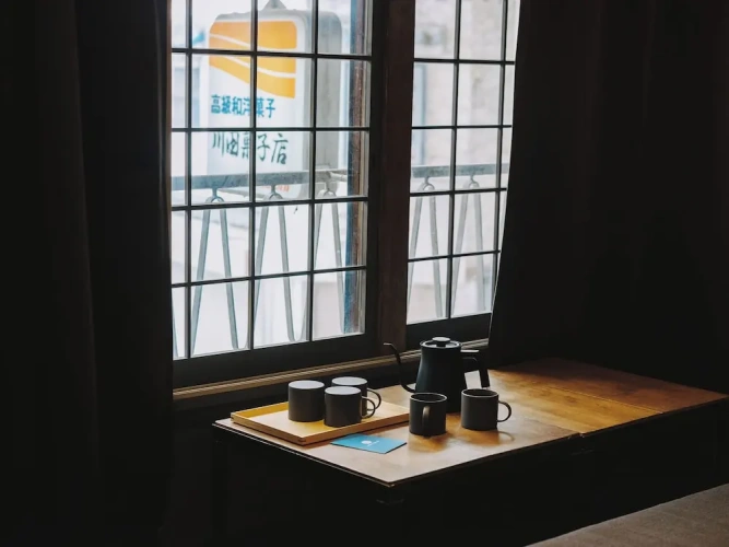 Bed in Dorm with street view