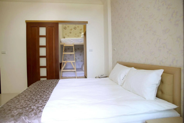 Charlie's Home B&B