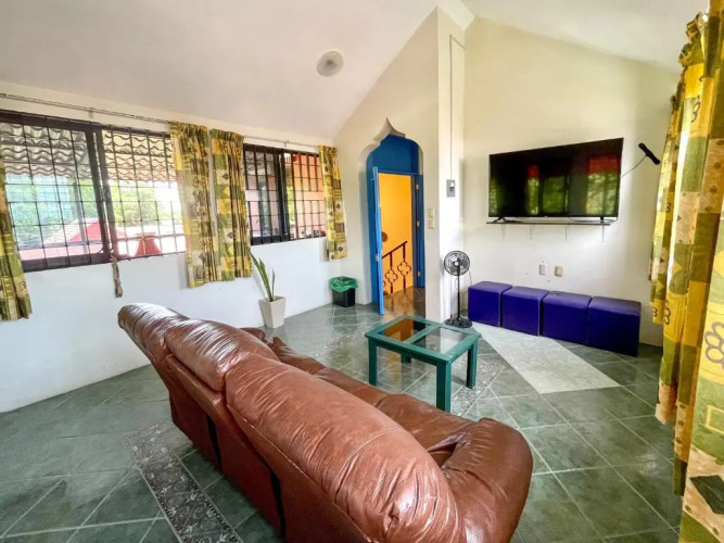 Casa Siloe + Pajarera/ Piscina compartida