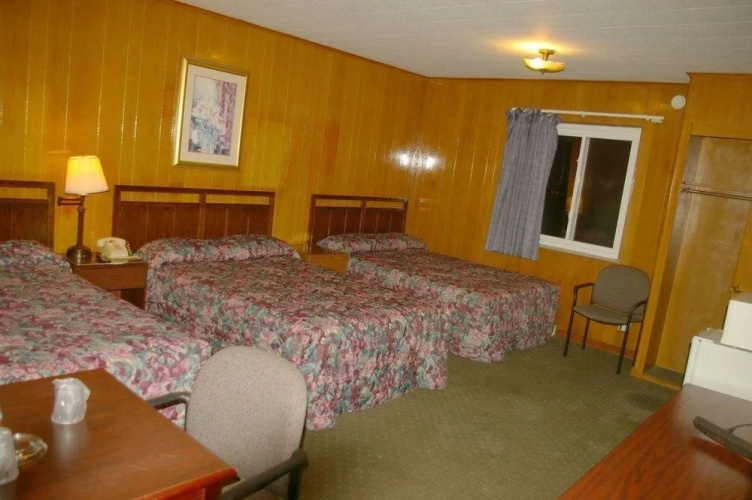 Kenwood Motel