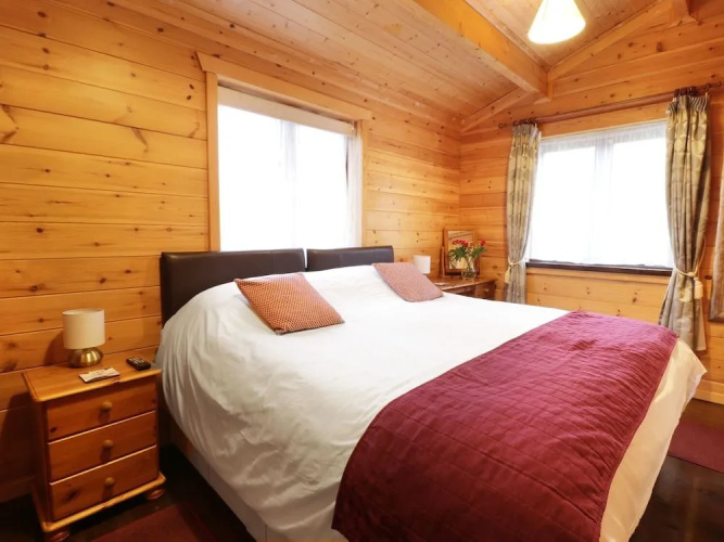 Holly Lodge