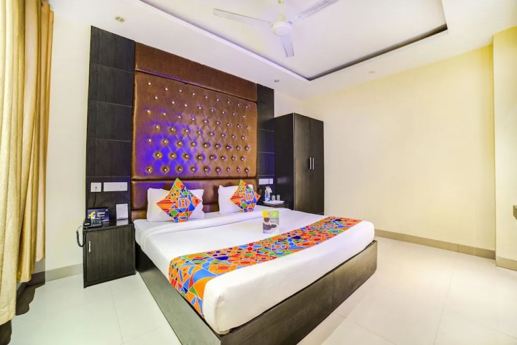 FabHotel Diamond