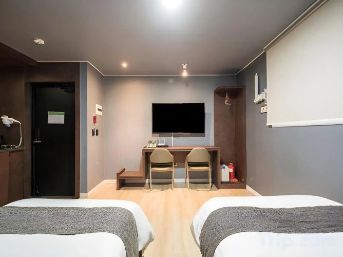 Restia Stay Suwon Station