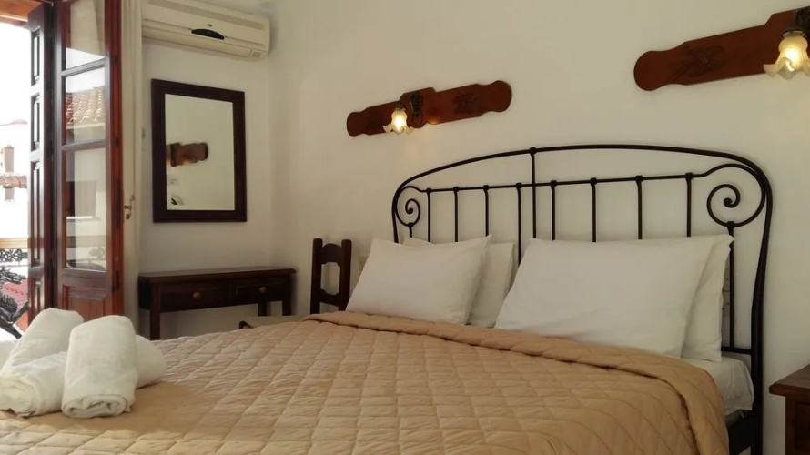 Chrysoula's Guest House