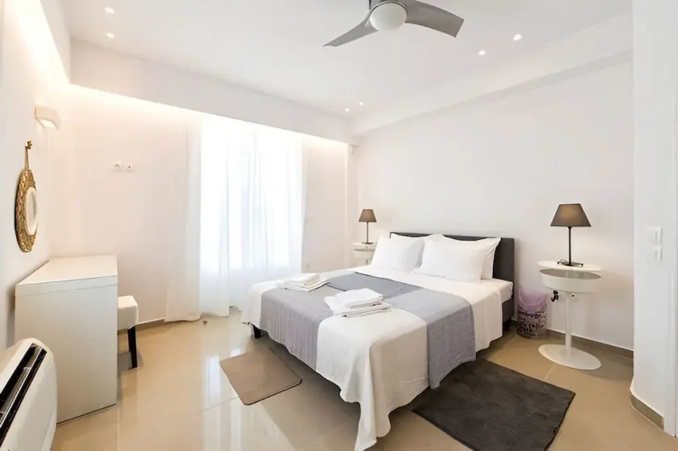 Naousa Center Living