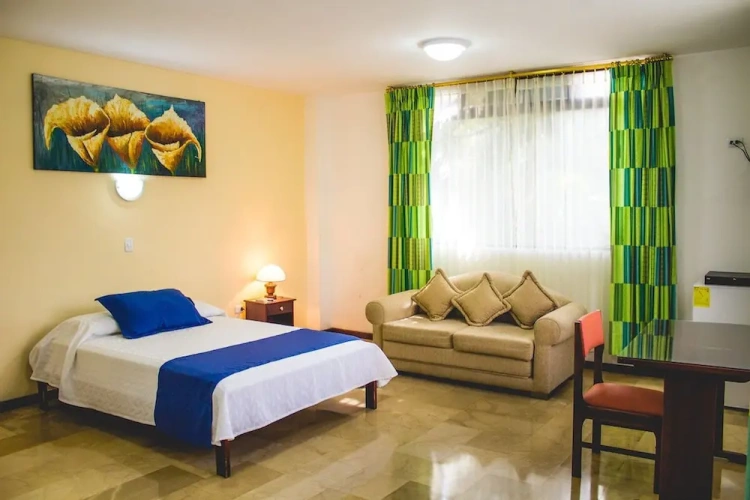 1 Bedroom Business room