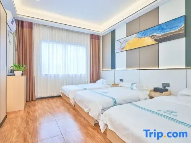 Standard Triple room with garden view