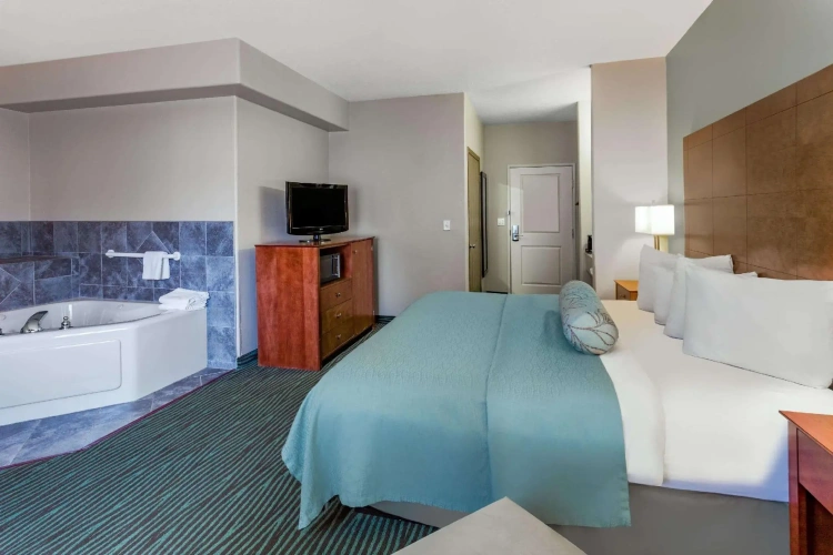 Deluxe Double Suite