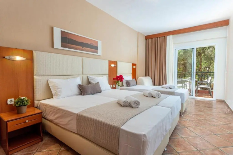 Aloni Hotel
