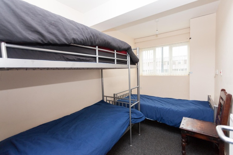 Standard Triple room