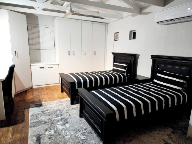 Luxury Apartment in Waikiki E5 Close to the Beach