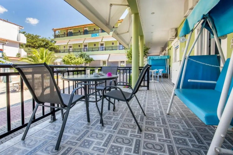Green Velvet Hotel