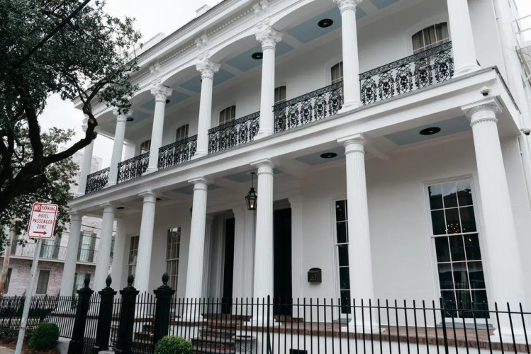 Henry Howard Hotel