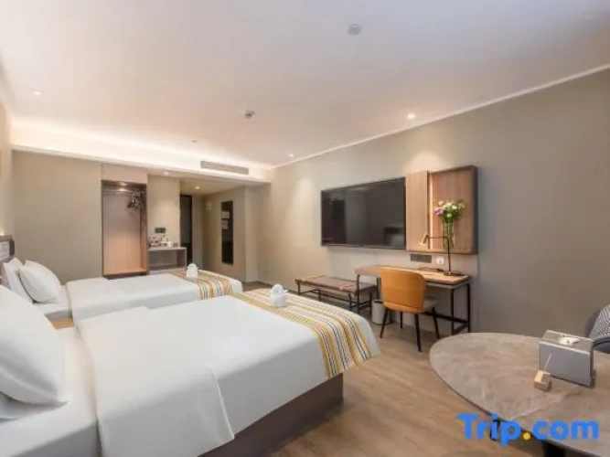 Superior Double room with street view