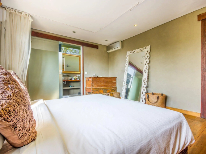 Villa Yoga by Villa Finder