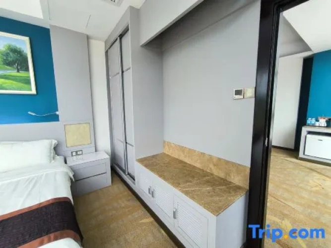 Premium Single Family room