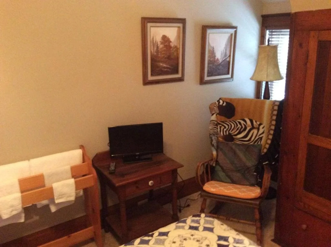 Riverside Caygeon B&B