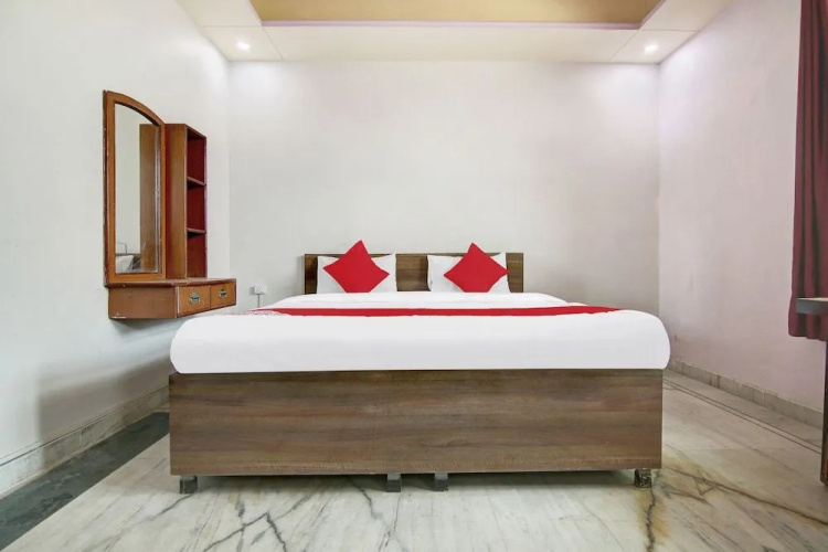 OYO 35941 Hotel Yuvraj Grand