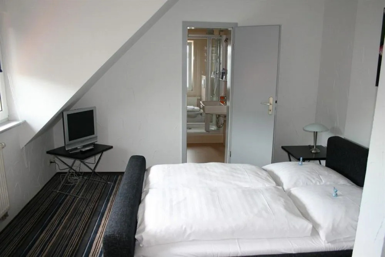 Hotel EDEN