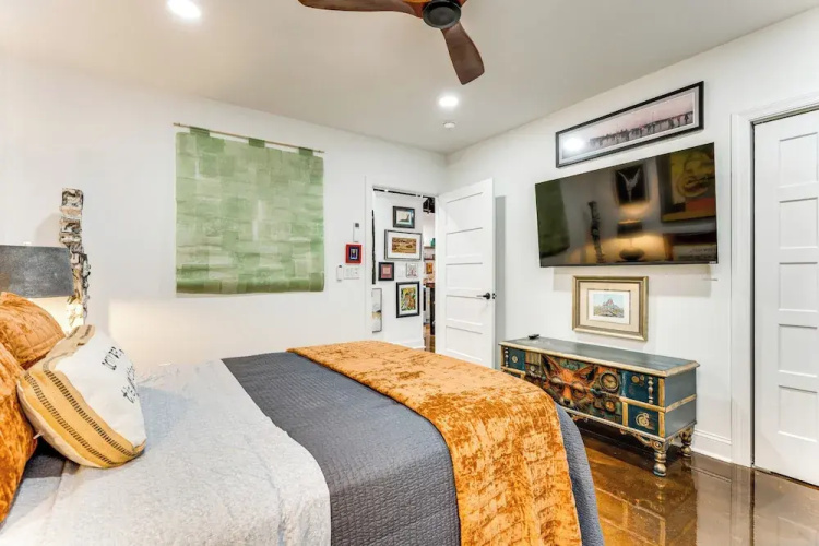 'arboco' Downtown Murphy House w/ Courtyard!