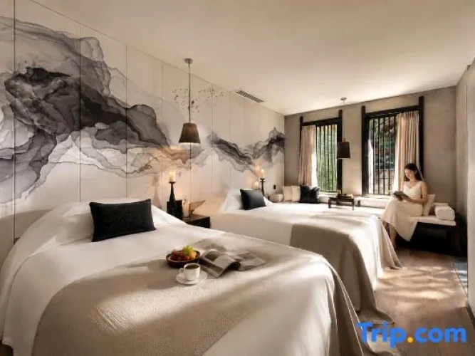 Premier room