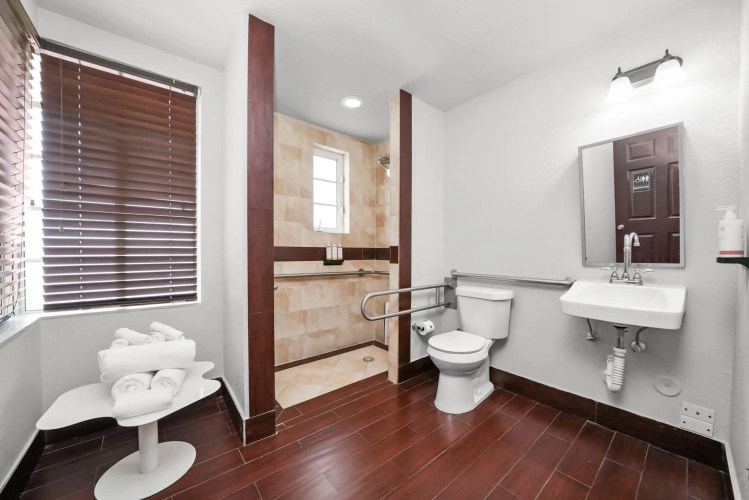 Tradewinds Apartment Hotel photo 10
