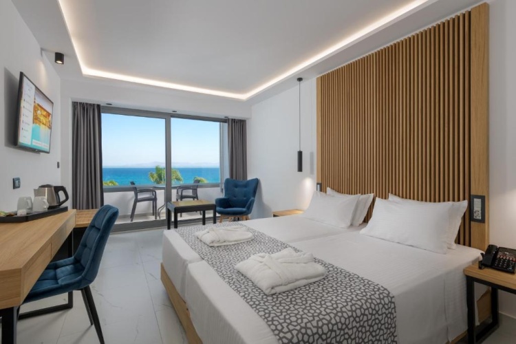 Superior Twin room with sea view