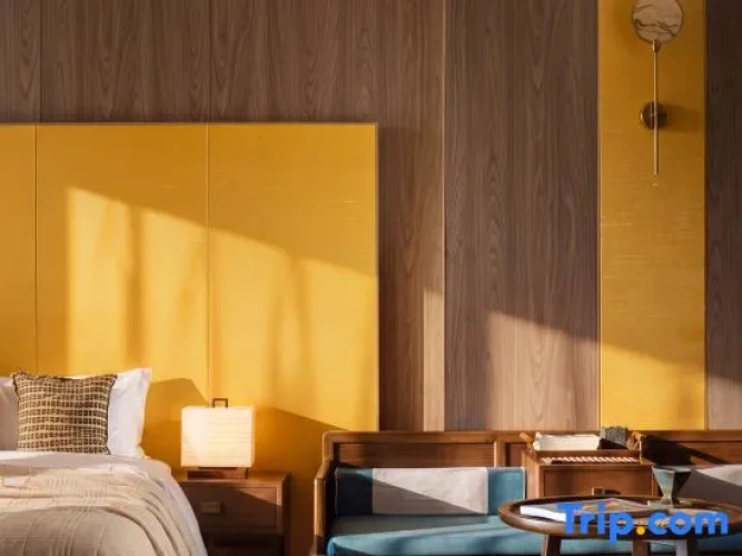 2 Bedrooms Royal Family Suite