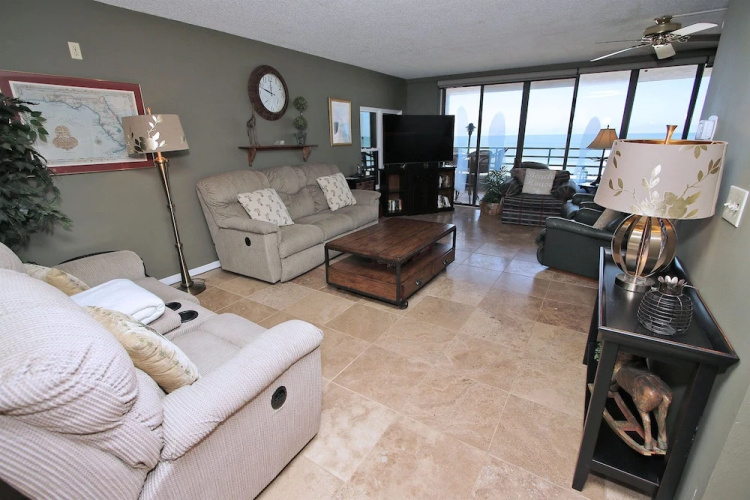 Pier House 402