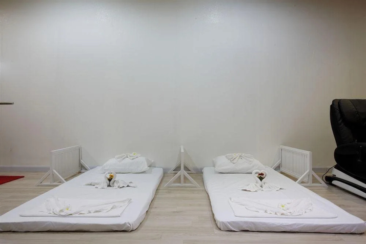 WhyNot Backpackers Capsule Hostel