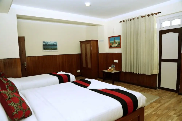 Classic Double room with land view